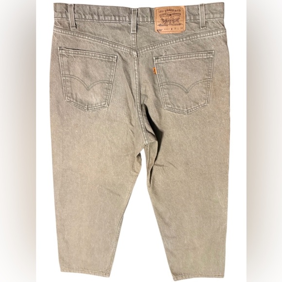 Men's Classic Levi”s Tan Jeans - Picture 5 of 7